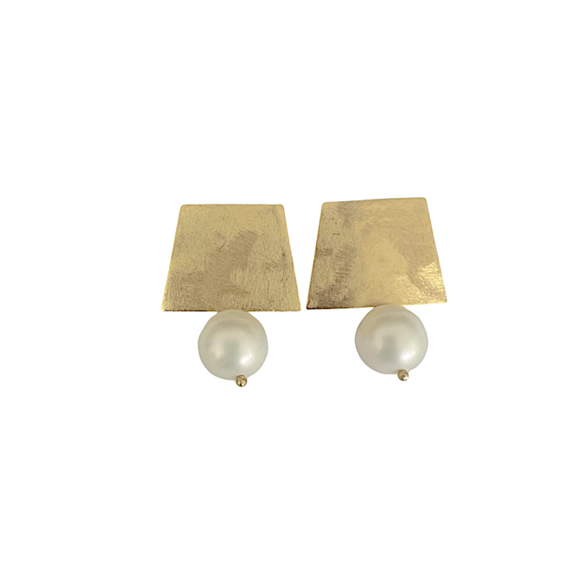Avery Pearl Earrings